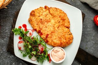 Knuspriges Schnitzel mit feiner Panade