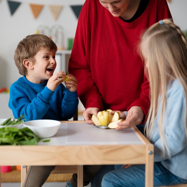 Bio-Obst und Snacks für Kitas