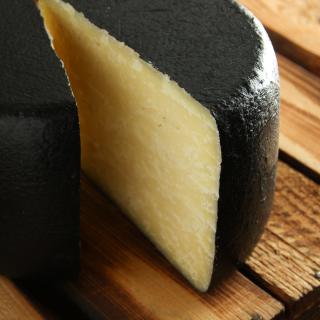 Pecorino Nero 48 %