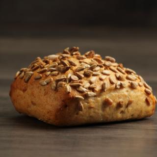 Dinkel-Hofbrötchen Sonnenblumenkerne